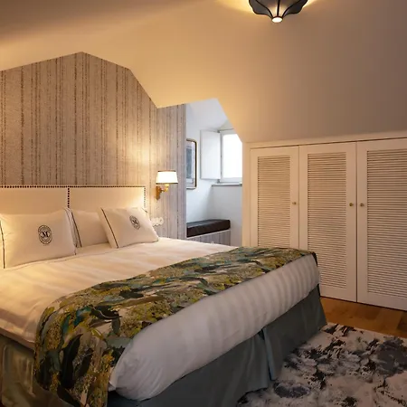 Dona Maria Hotel 4*