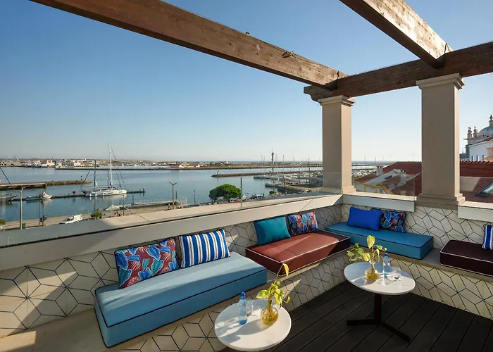 Отель Dona Maria Фигейра-да-Фош